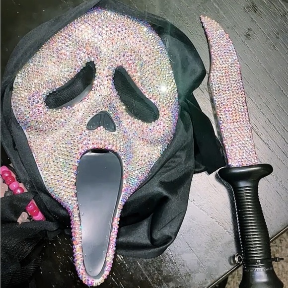 Custom Scream Mask - Picture 3 of 3